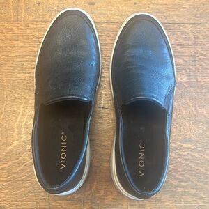 VIONIC KEARNY PLATFORM SLIP ON SNEAKER - 7.5